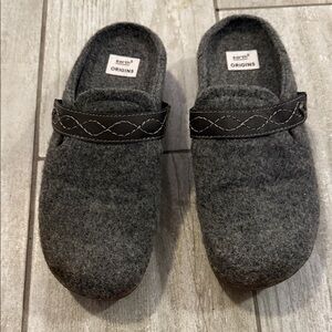 Earth Origins Charcoal Wool Slip-Ons